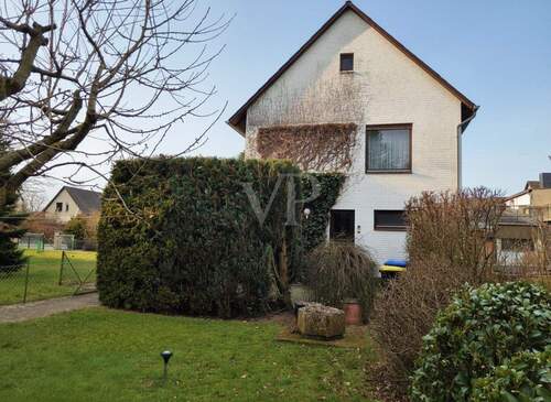 Blick zum Haus - 7 Zimmer Mehrfamilienhaus, Wohnhaus in Wustrow (Wendland)