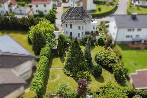 Gartenansicht - 6 Zimmer Mehrfamilienhaus, Wohnhaus zum Kaufen in Lage