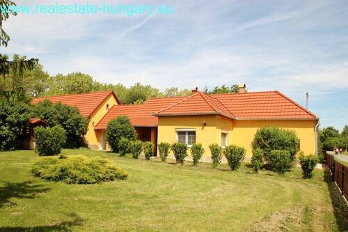 Bild 1 - Top Landhaus auf großem Grund - 299.000,00&nbsp;EUR Kaufpreis, ca.&nbsp; 80,00&nbsp;m&sup2;&nbsp;Wohnfl&auml;che