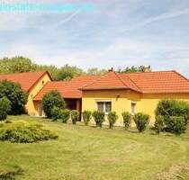 Top Landhaus auf großem Grund - 299.000,00&nbsp;EUR Kaufpreis, ca.&nbsp; 80,00&nbsp;m&sup2;&nbsp;Wohnfl&auml;che in Szentpéterúr (PLZ: 8762)