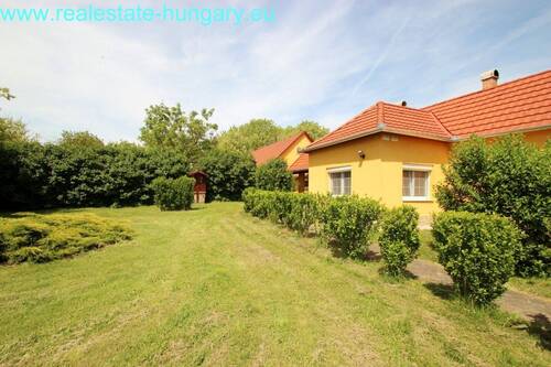 Bild 2 - 3 Zimmer Einfamilienhaus zum Kaufen in Szentpéterúr