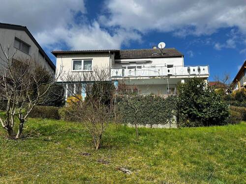 Haus von der Gartenseite - 7 Zimmer Mehrfamilienhaus, Wohnhaus zum Kaufen in Königsbach-Stein