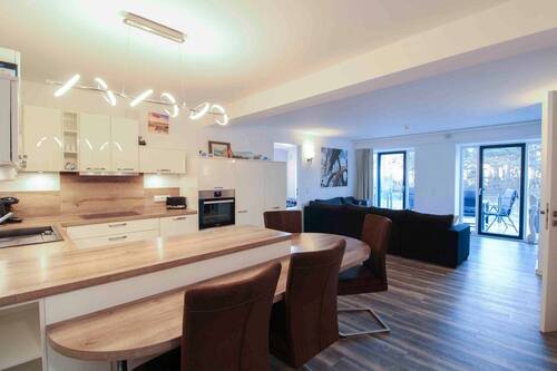 Küche mit Wohnbereich - 3 Zimmer Etagenwohnung in Binz