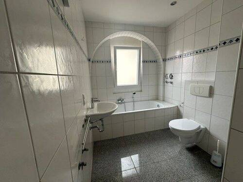 Bad mit Fenster - 