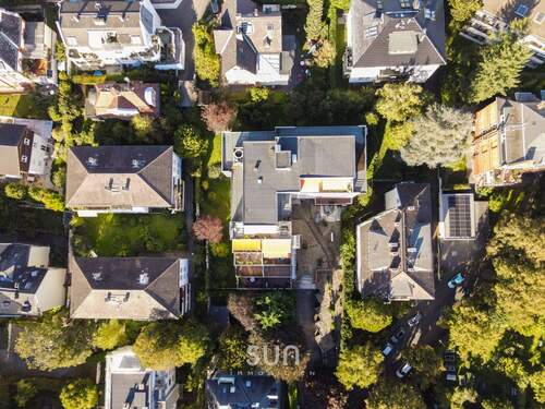 HOCHAUFGELÖSTES LUFTBILD - 