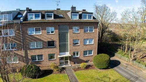 Hausansicht - 2 Zimmer Einfamilienhaus zum Kaufen in Neuss