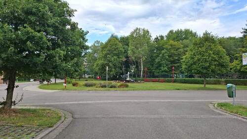 Blick gegenüber - 6 Zimmer Mehrfamilienhaus, Wohnhaus zum Kaufen in Heltersberg