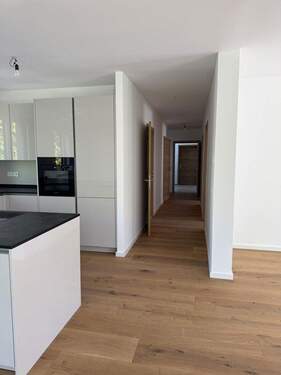 Wohnbereich Richtung Flur - 