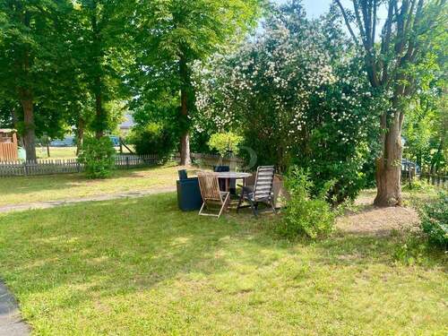 Sitzecke vor dem Haus - 