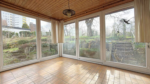 Wintergarten - 7 Zimmer Mehrfamilienhaus, Wohnhaus in Reutlingen