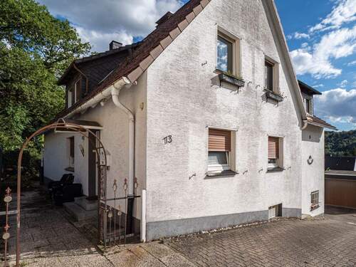 Außenansicht - Großzügiges Zweifamilienhaus in Randlage von Arnsberg-Müschede!