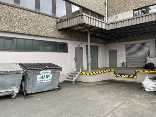 Rampe mit Zugang zum Lager EG - 