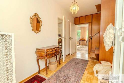 Diele EG - 4 Zimmer Reihenendhaus in Düsseldorf Benrath