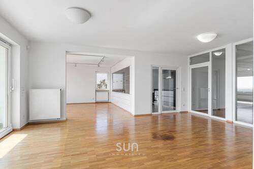 Wohnzimmer Blick Küche EG - 