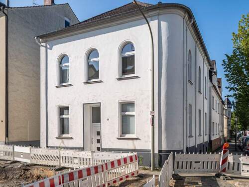 Außenansicht - Attraktives Mehrfamilienhaus Dreifamilienhaus in gefragter Zentrumslage von Neheim!