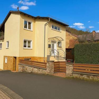 Außenansicht - Einfamilienhaus mit 192,00 m² in Bad Schwalbach zum Kaufen