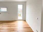 Zugang zur Terrasse - 4 Zimmer Etagenwohnung zum Kaufen in Zwenkau