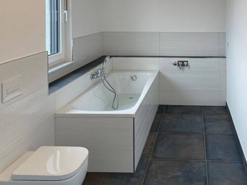 Schöne Badewanne - Etagenwohnung mit 117,90 m&sup2; in Zwenkau zum Kaufen