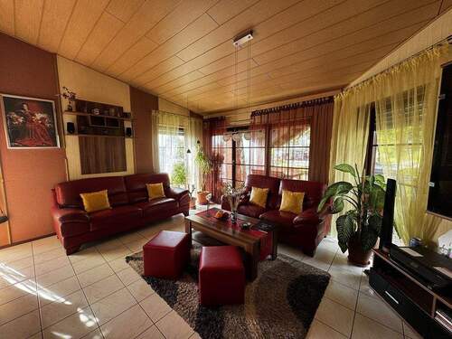 Wohnraum - 3 Zimmer Etagenwohnung zum Kaufen in Trierweiler