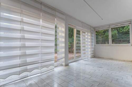 Bodentiefe Fensterfront zur Terrasse - 