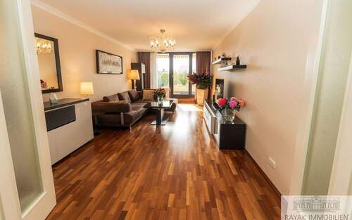 Wohnzimmer - 3 Zimmer Etagenwohnung zum Kaufen in Düsseldorf Benrath