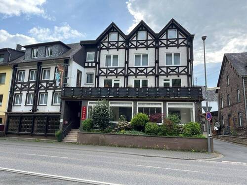 Titelbild - Charmantes, sanierungsbedürftiges Hotel mit Privatwohnung in Ernst an der Mosel