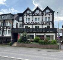 Charmantes, sanierungsbedürftiges Hotel mit Privatwohnung in Ernst an der Mosel