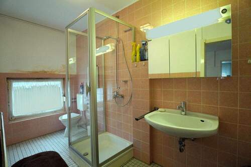 Tageslichtbad im OG (WE 1) - 