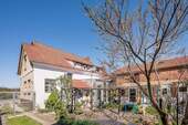 Terrasse - 7 Zimmer Mehrfamilienhaus, Wohnhaus in Brück