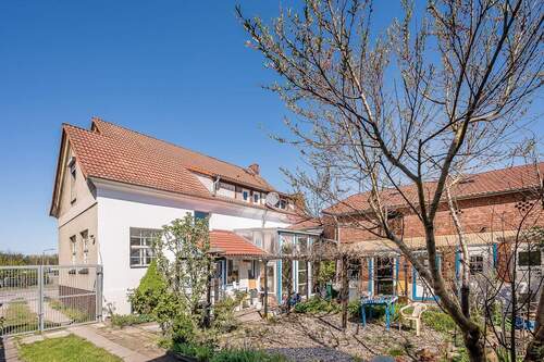 Terrasse - 7 Zimmer Mehrfamilienhaus, Wohnhaus in Brück