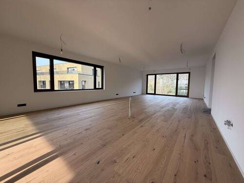 Wohnzimmer - 5 Zimmer Etagenwohnung zum Kaufen in Göttingen