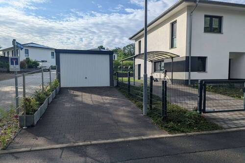 Garage und Carport - 4 Zimmer Doppelhaushälfte zum Kaufen in Muldestausee