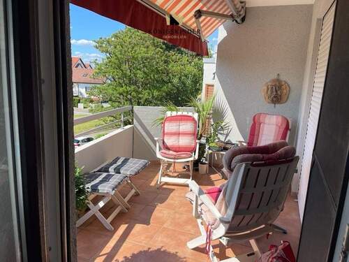Vordere Terrasse - Mondän mit zwei Balkonen und Waldblick