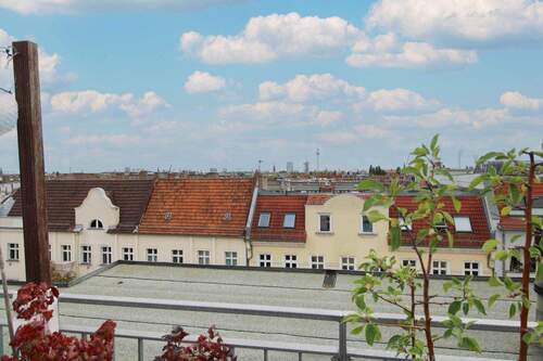 18. Aufblick Dachterrasse auf Fernsehturn uvm. - 