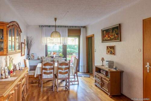 Esszimmer mit Zugang zur Terrasse und angrenzender - 