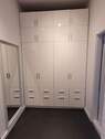 Flur mit Kleiderschrank - 