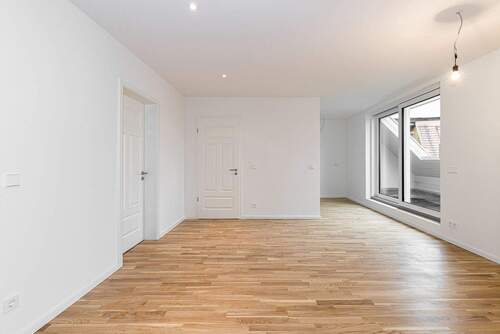 Wohnzimmer - Licht und Luft über den Dächern - exklusive 2-Zimmer-DG-Wohnung mit Terrasse