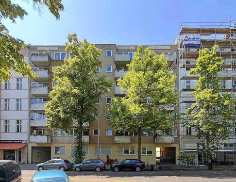 Hauptansicht Straße - Mehrfamilienhaus mit Entwicklungspotenzial