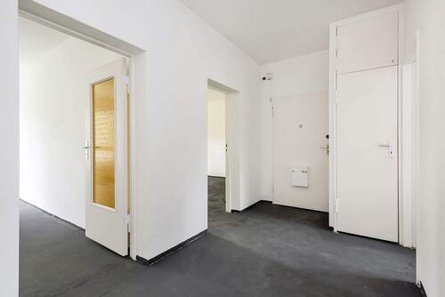 Flur - 2 Zimmer Etagenwohnung zum Kaufen in Berlin