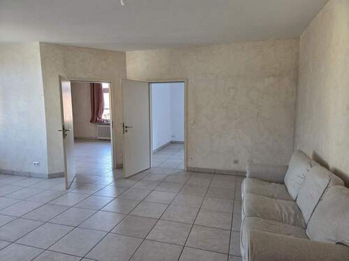 Wohnzimmer - 3 Zimmer Etagenwohnung zur Miete in Kulmbach