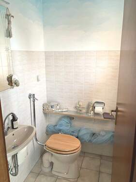 Bürogebäude - WC Erdgeschoss - 