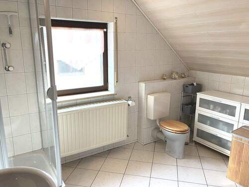 Bürogebäude: Bad... - 