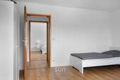 Kinderzimmer Blick ins Elternschlafzimmer - 