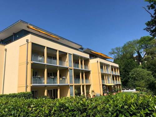 Hausansicht (3) - Wohnen im Alter - Erdgeschosswohnung im Seniorenzentrum Badstr. 11