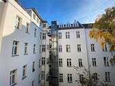 Hoffassaden mit neuem Glasaufz - 