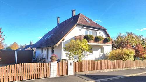 20251030_135606.jpg - Sehr schönes Zweifamilienhaus mit großem Grundstück