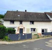 Nanzdietschweiler - Ehemaliges Bauernhaus mit Garage in ruhiger Lage