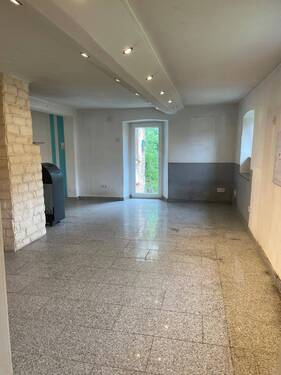 Küche - 7 Zimmer Einfamilienhaus zum Kaufen in Nanzdietschweiler