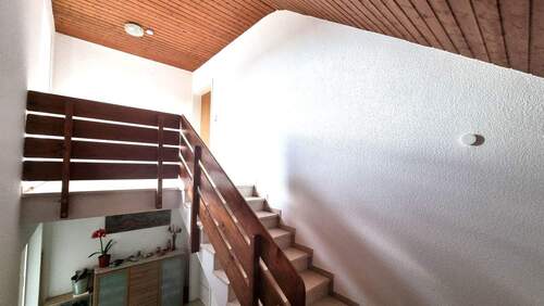 Treppenhaus - Wohnungstür - 