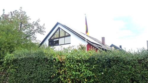 Haus Ansicht West - 3 Zimmer Etagenwohnung zum Kaufen in Herzogenaurach